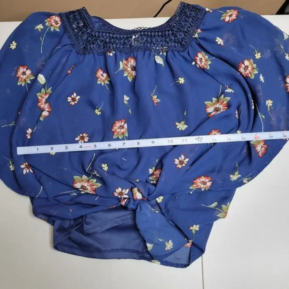 Beautees Top Girls Size Medium Tie Front Sheer Lace Trim Floral Blue Batwing - Picture 8 of 10